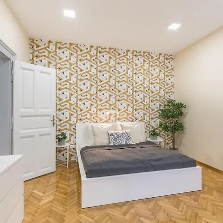 New Central And Convenient Flat Daire