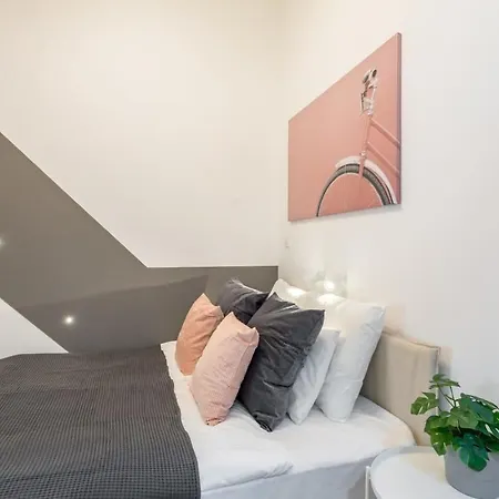 New Central And Convenient Flat *