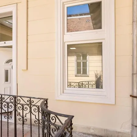 Appartamento New Central And Convenient Flat Budapest